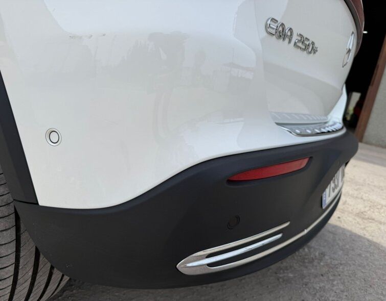 MERCEDES-BENZ EQA 250+